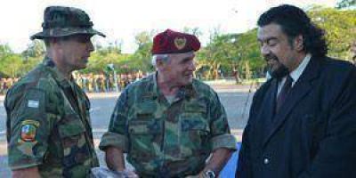  Formosa alberg� ejercicios de paracaidistas del Ej�rcito