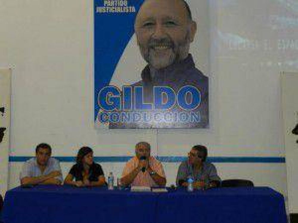 Charla sobre Ley de Medios 7D