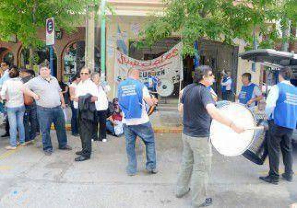 Los judiciales realizan otro paro por 24 horas 