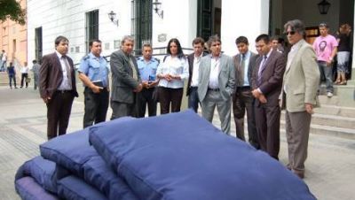 Entregaron 100 colchones ign�fugos al Servicio Penitenciario