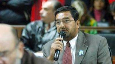 El senador Rodr�guez pidi� que el Gobierno �tome cartas en el asunto�