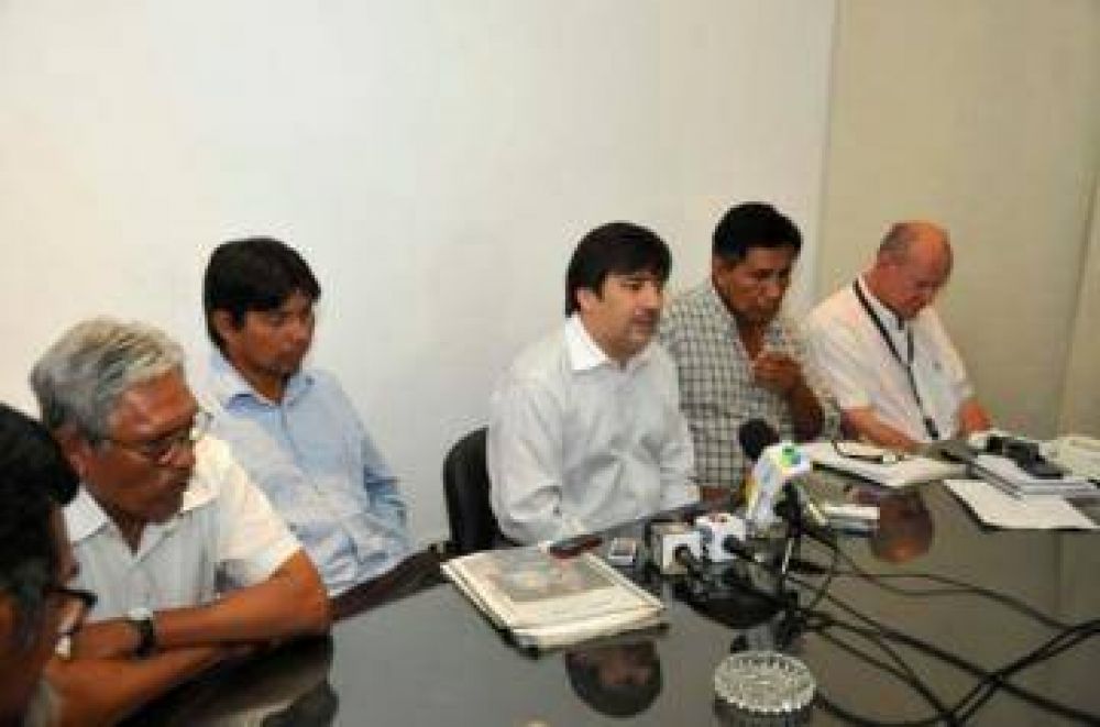 MART�NEZ ANUNCI� INVERSIONES PARA MEJORAR EL SERVICIO DE AGUA EN VILLA R�O BERMEJITO