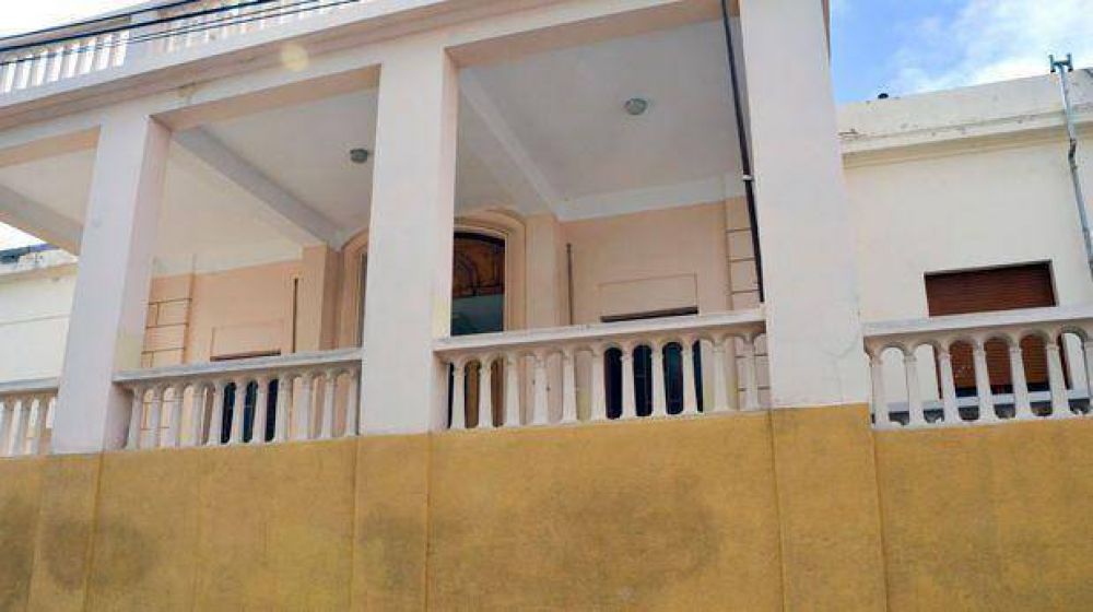 Esc�ndalo por un video hot de una alumna de 13 a�os