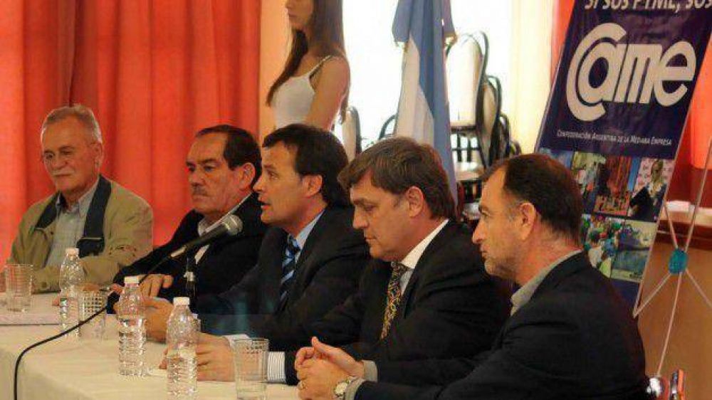 Mac Karthy encabez� el acto de lanzamiento de la �Expo Trelew� 2012