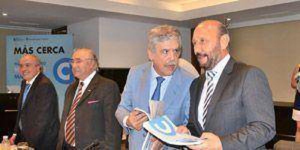 Naci�n acord� un paquete de obras para los municipios