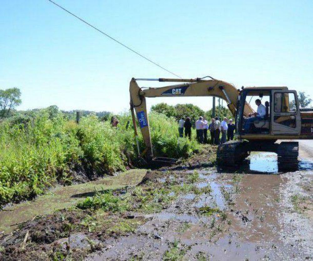 Limpian desag�es para prevenir inundaciones