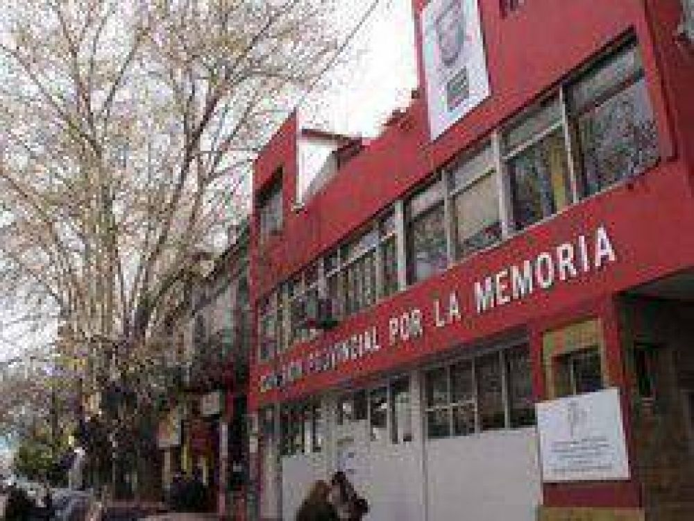 Denuncian que otra vez la polic�a intimid� a Mario Ver�n, integrante de la Comisi�n por la Memoria