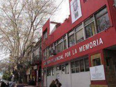 Denuncian que otra vez la polic�a intimid� a Mario Ver�n, integrante de la Comisi�n por la Memoria