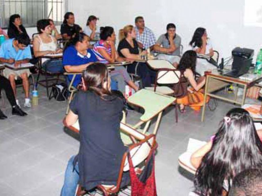 Comenzaron los cursos de econom�a social en Solano