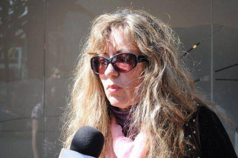 El presidente del CGE denunci� a Estela Genesini por "amenazas a su familia"