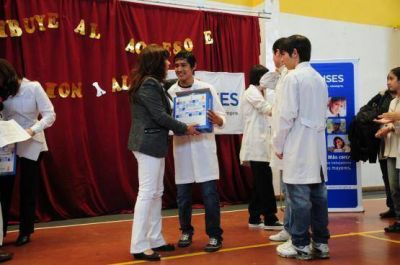 Entrega de netbooks en la EGB N� 58