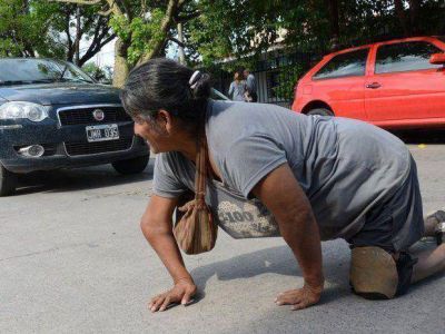 La humanidad de Milagros pide una silla