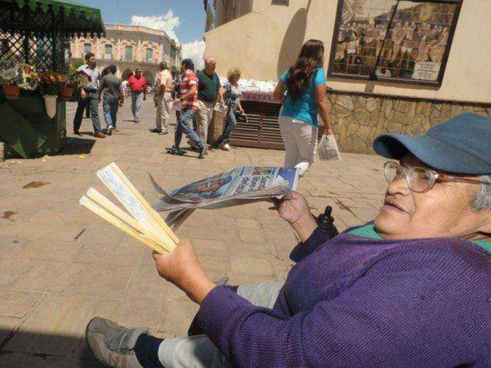 Canillitas: esos laburantes incansables de las calles de Salta