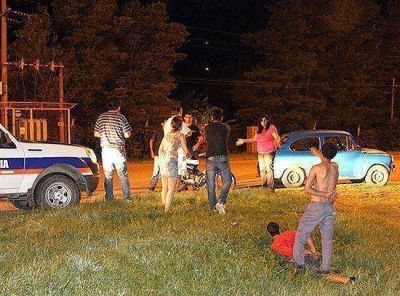 Desvalijaron una quinta, huyeron en dos motos y a una la embisti� un auto en plena fuga