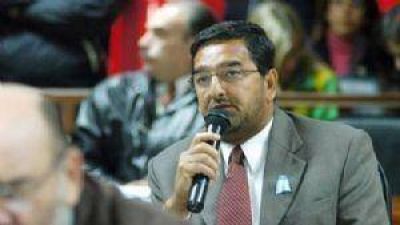 Acusan a Rodr�guez de fogonear el conflicto en Antofagasta y piden excluirlo del Senado