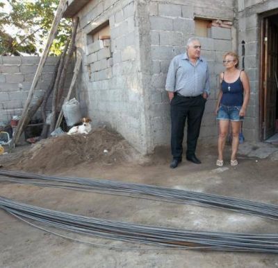 21 familias del barrio La Esperanza fueron subsidiadas por el Gobierno de la Provincia