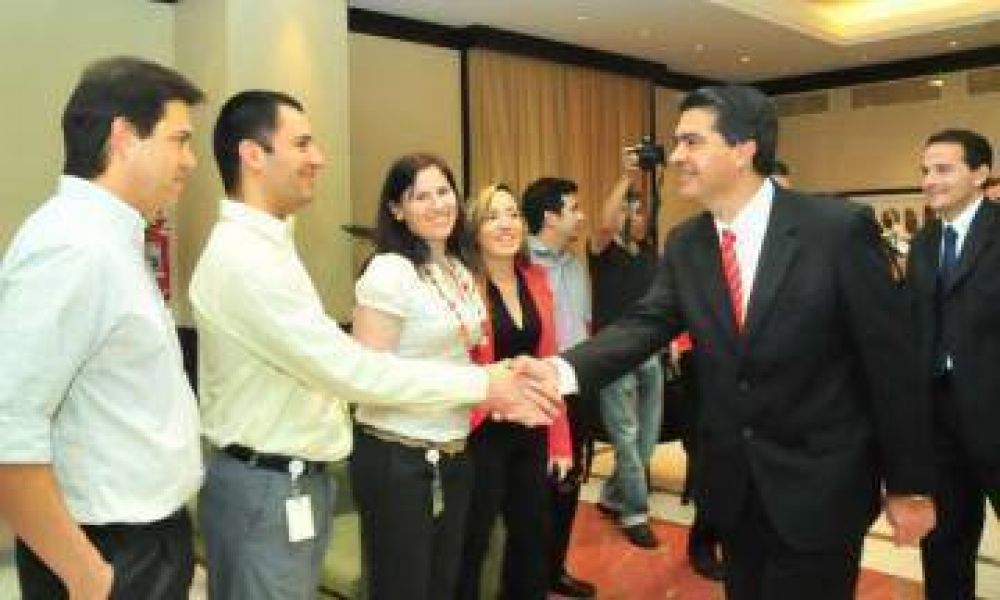 Capitanich destaco el crecimiento de los callcenters tras reunirse con la camara del sector