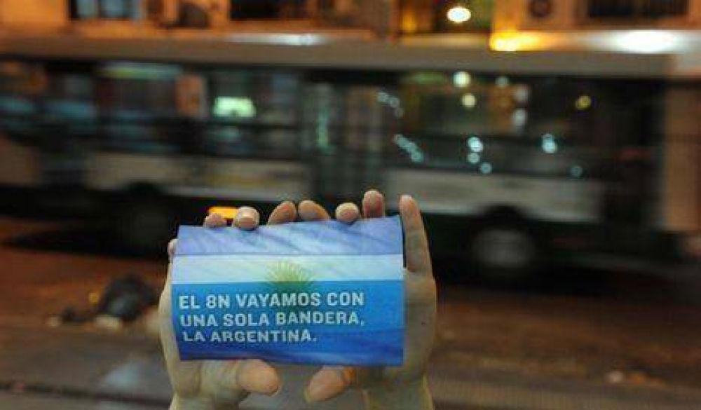 Desde el PRO reparten volantes por el 8N
