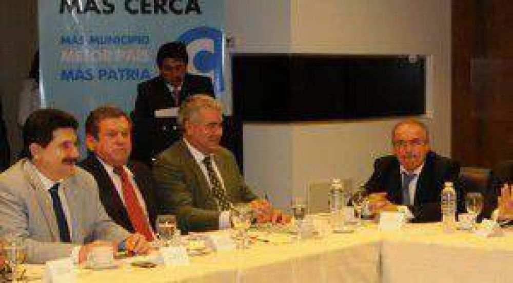 Para el secretario de Obras Publicas de Naci�n es �ejemplar� y �a imitar� la gesti�n de Insfr�n