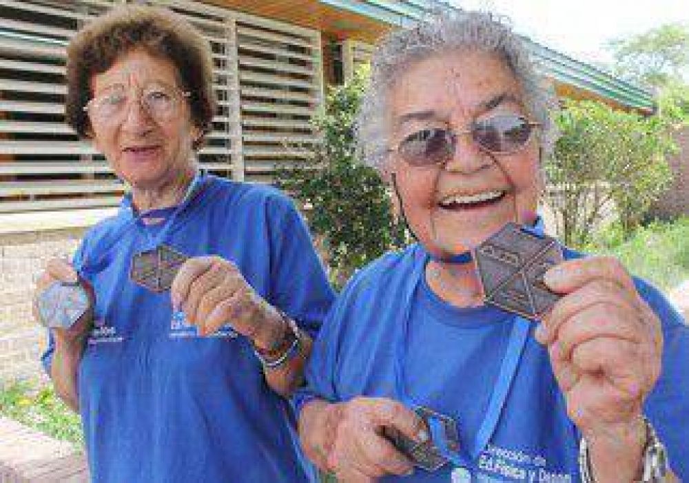 Abuelas cipole�as fueron bronce en los Juegos Evita 