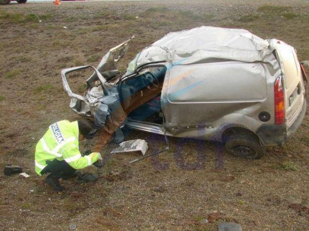 Empleado del hospital falleci� en un vuelco en la ruta 3 