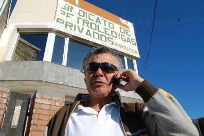 �Quiere perjudicar al Gobierno, pero en realidad est� perjudicando al conjunto de la sociedad�, cuestionaron los petroleros a Bertone