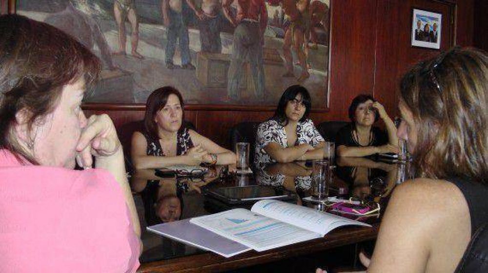 Teresa Nigra se reuni� con autoridades del Instituto Nacional del C�ncer en Buenos Aires