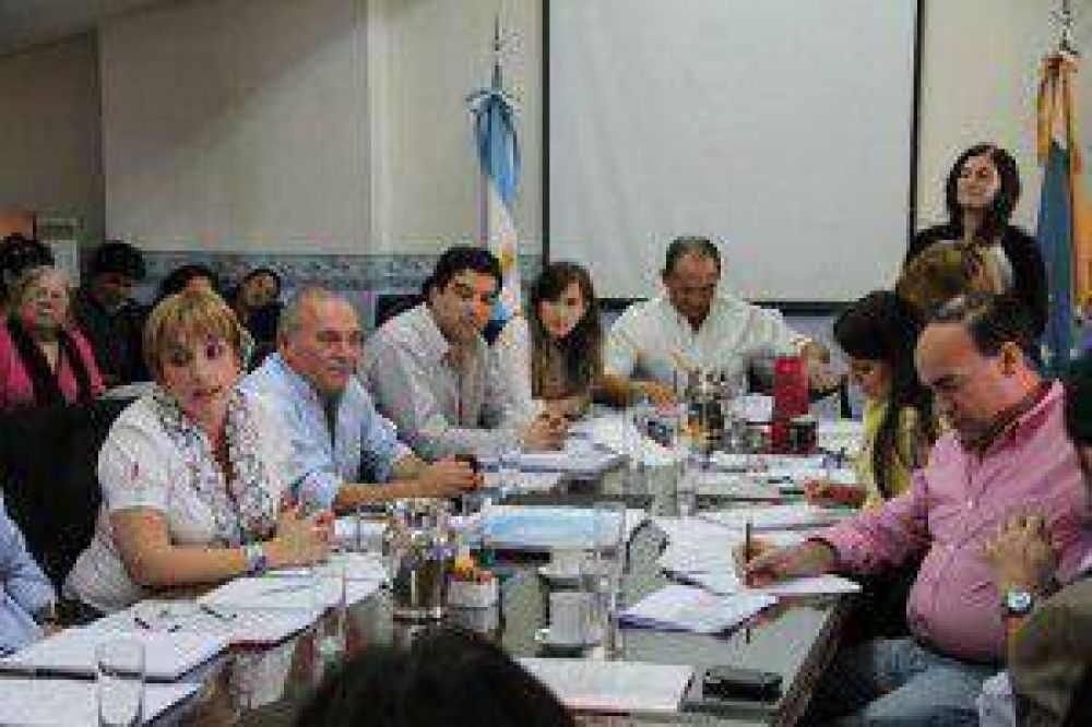 El Ministerio de Infraestructura present� ante la Legislatura su presupuesto para el 2013