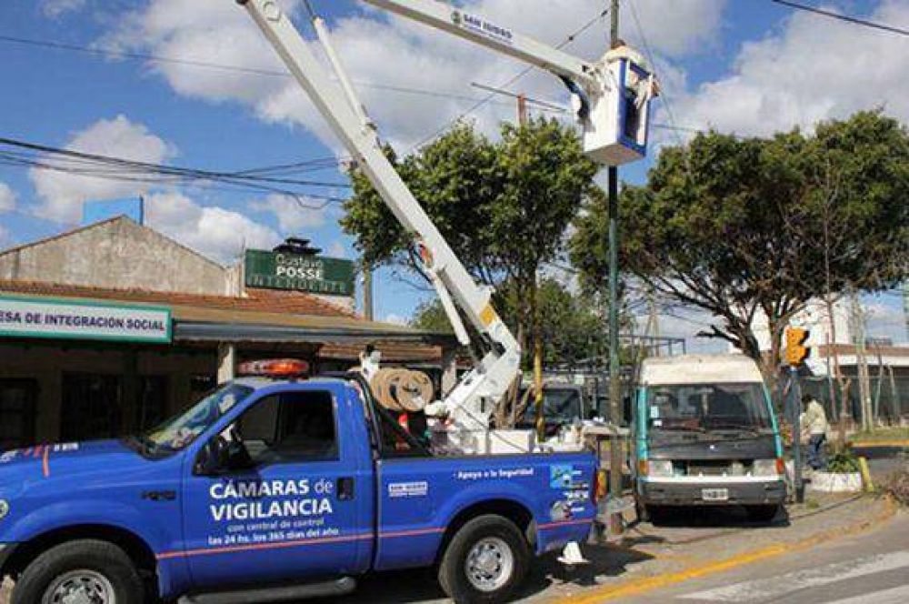 Instalan m�s c�maras de seguridad en t�neles y rotondas de San Isidro
