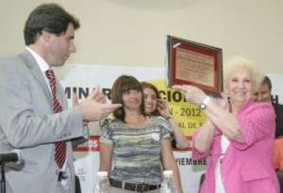 Carlotto: �Le dije a Gioja que se quede, que banque�