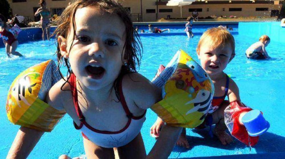 Calor de verano, amenaza de Zonda y clases suspendidas