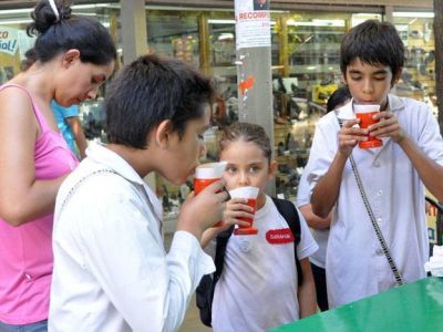 En San Juan no suspender�n las clases por la ola de calor