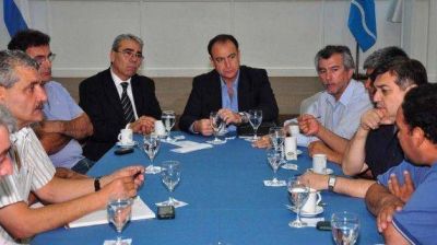 El subsecretario de Pesca afirm� que los empleados de Alpesca�est�n trabajando� normalmente