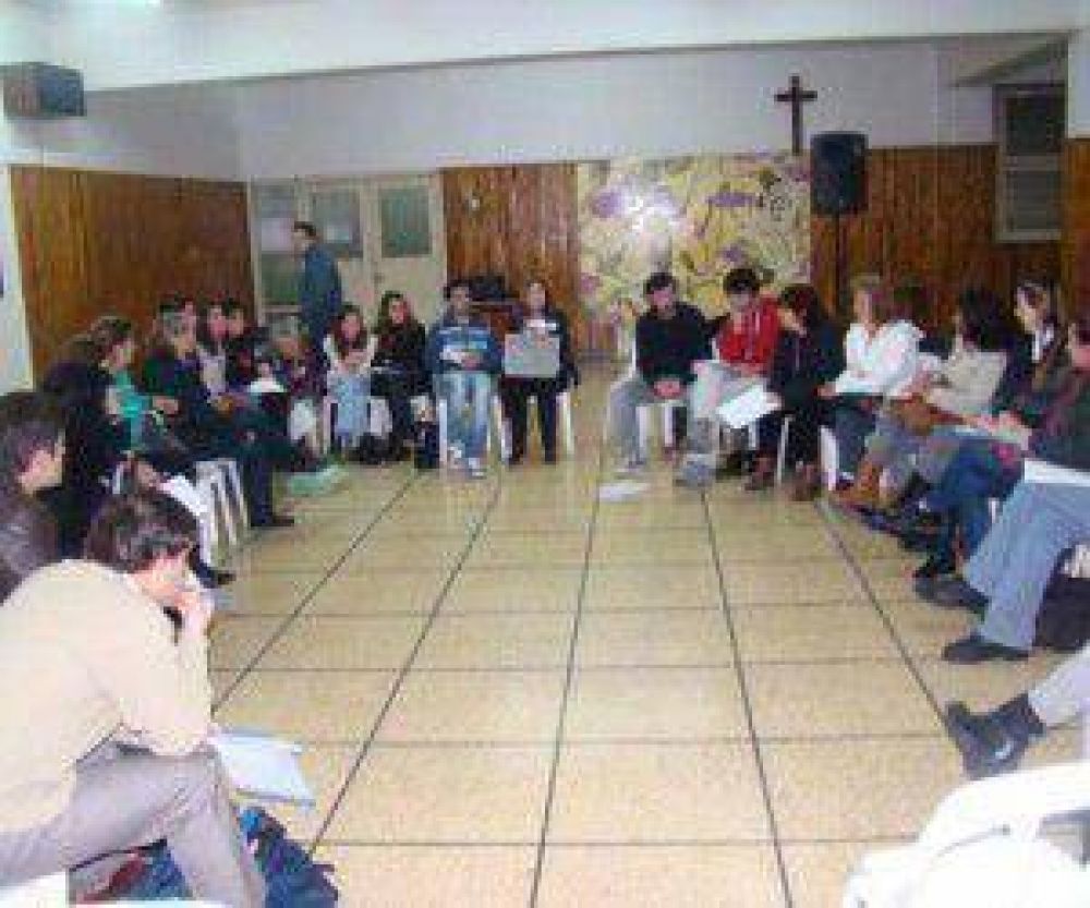 Docentes autoconvocados instalaron carpa frente al Consejo Escolar