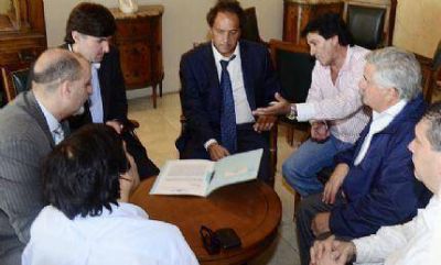 La c�pula de la CGT marplatense se reuni� con Scioli y enfatiz� el pedido de que las clases comiencen en marzo