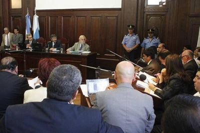 Contin�an los alegatos y se acerca final del juicio