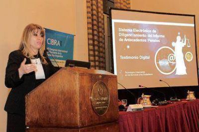 M�nica Litza expuso en el VII Congreso Internacional de Biometr�a CIBRA 2012