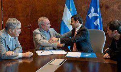 Para Santa Cruz, es tan negativa la renegociaci�n con YPF, que la renegociaci�n con PAE, queda como un gran negocio