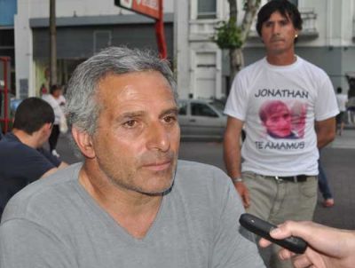 �Nada nos va a devolver a nuestro hijo, pero queremos saber qui�n fue y por qu� lo hizo�