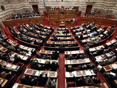 Grecia aprob� el ajuste en medio de protestas