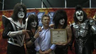 Hasta en el PRO cuestionan a Macri por su foto con Kiss