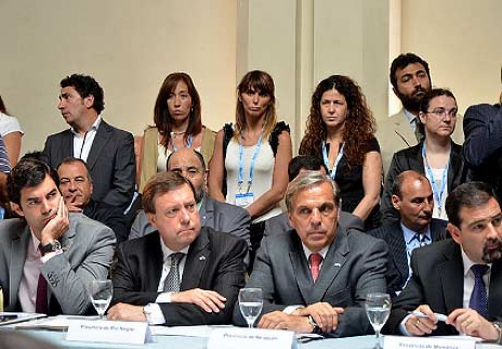 Reuni�n binacional de gobernadores e intendentes de Argentina y Chile