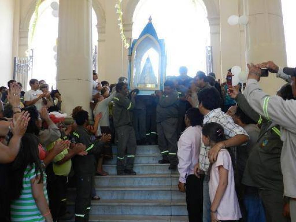 Entronizaci�n de la Virgen del Valle en el Palacio Municipal 
