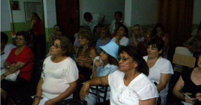Adultos recibieron capacitaci�n en inform�tica y computaci�n 