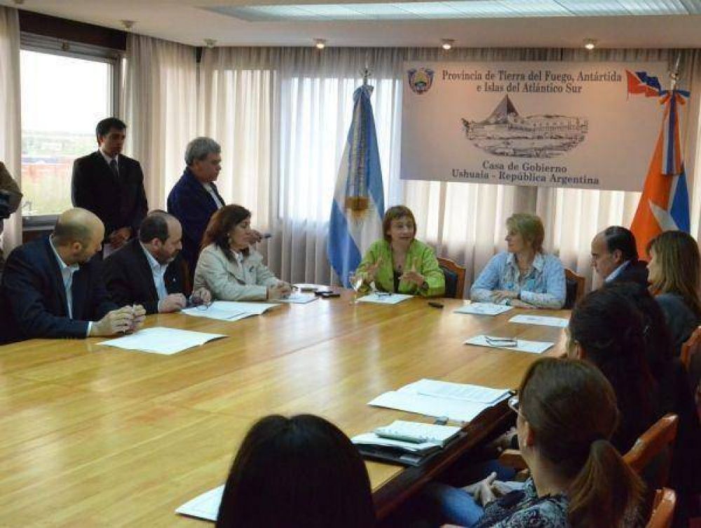 R�os present� los alcances del proyecto de modificaci�n de la licencia por maternidad
