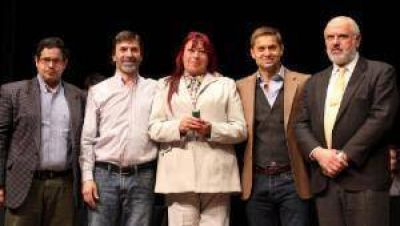 Sciurano entreg� medallas a empleados municipales