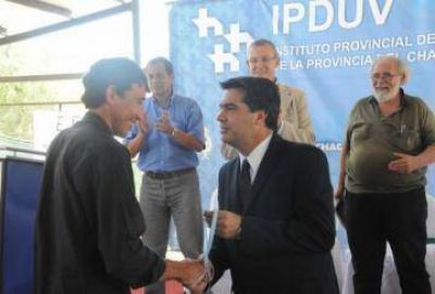 BARRIO CARPINCHO MACHO: CAPITANICH ENTREG� VIVIENDAS Y ANUNCI� LA CONSTRUCCI�N DE NUEVE M�S