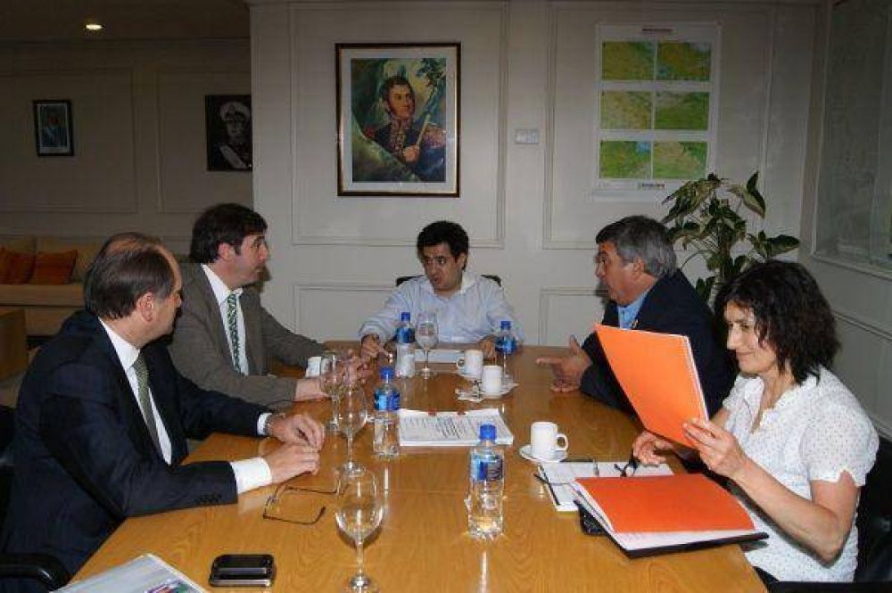 La Provincia se comprometi� a contemplar a Luj�n en situaci�n de emergencia h�drica