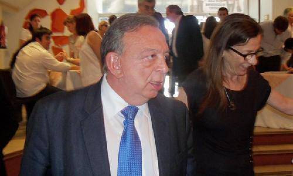 El intendente denunci� que hicieron pol�tica con las inundaciones