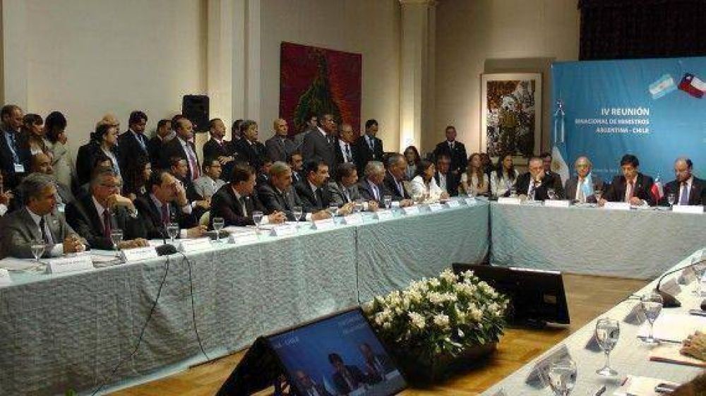 Reuni�n de integraci�n: Poggi particip� de un encuentro con intendentes de Chile